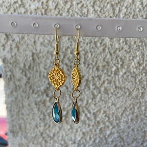 Teardrop earrings
